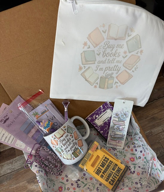 Book Lover Mini Gift Set with Book Sleeve